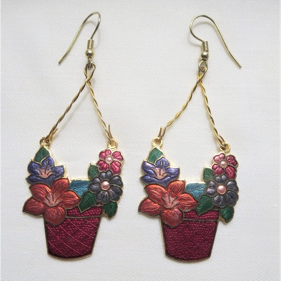 Jewelry - ISO do not buy! Vintage Floral Pot Basket Earrings